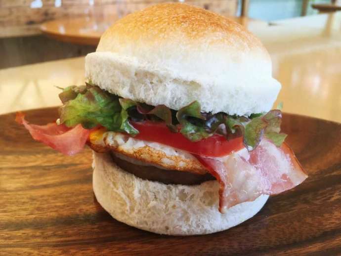 道の駅さいかいで販売しているハンバーガー
