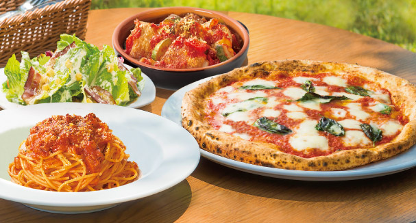 PIZZA SALVATORE CUOMO 白金のファミリーセット