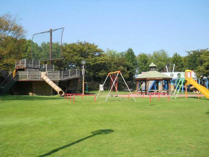 瀬戸大橋記念公園にあるこども広場の様子
