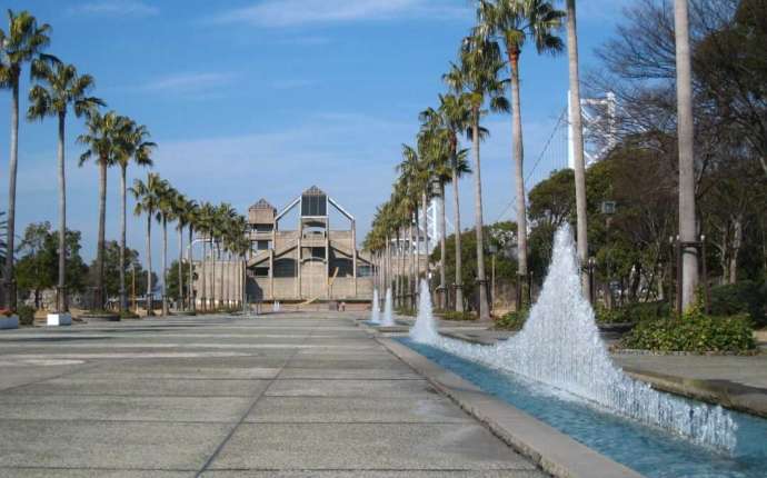 瀬戸大橋記念公園のプロムナードの様子