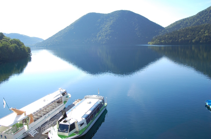 鹿追町の然別湖園地遊覧船