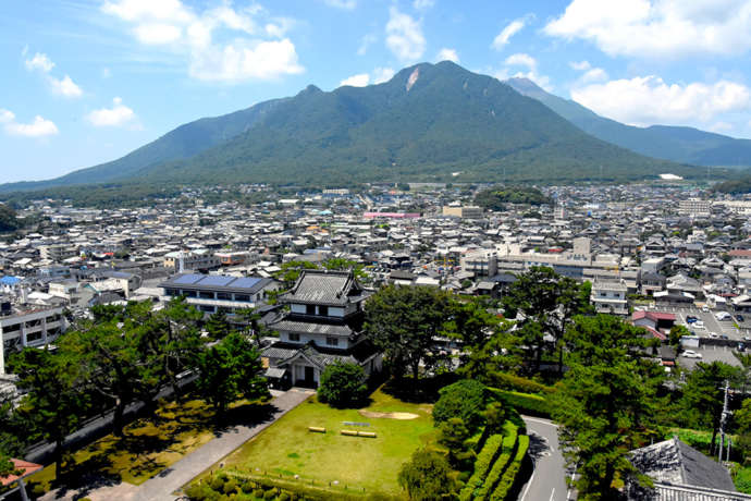 長崎県島原市にある島原城の天守閣展望台からの眺め