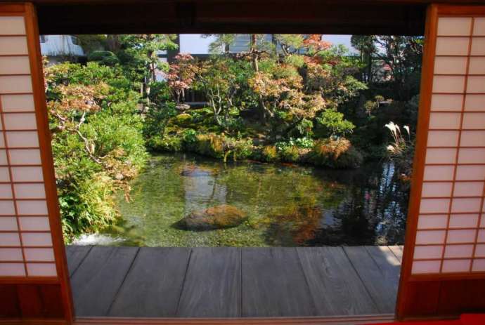 長崎県島原市にある湧水庭園 四明荘