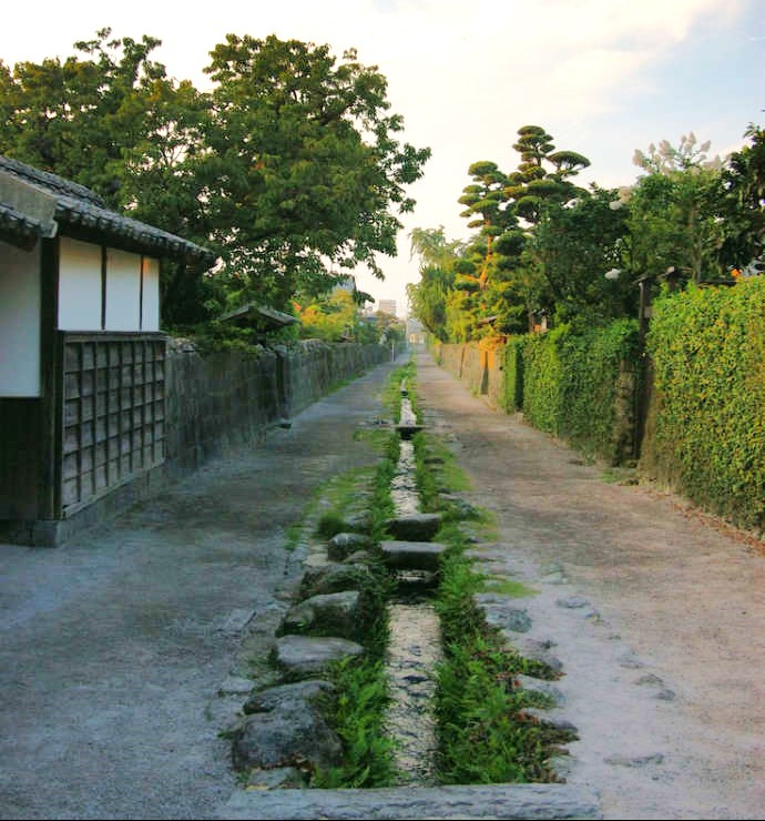 島原武家屋敷を流れる水路
