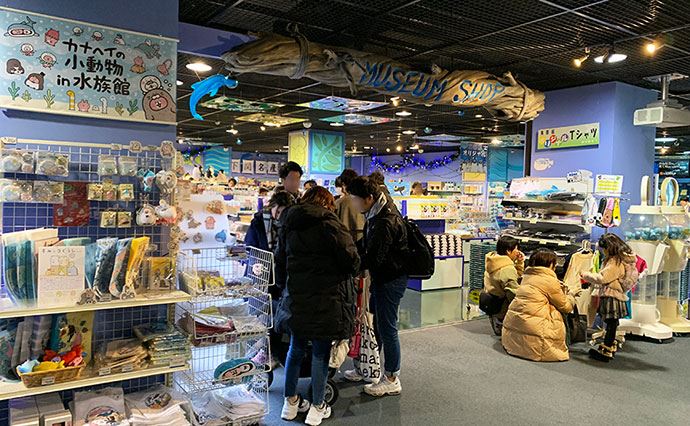 海響館の売店入り口