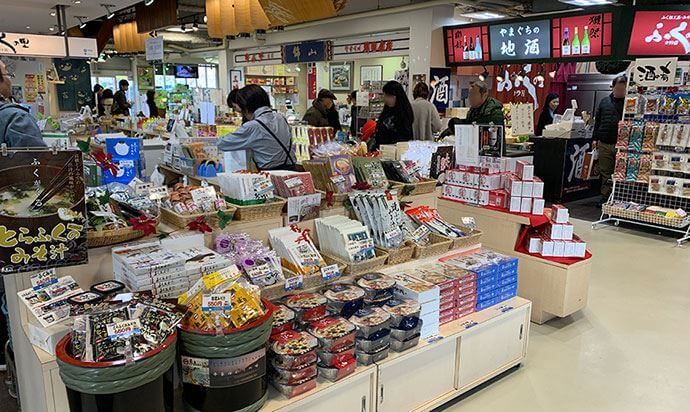 カモンワーフのお土産屋さん