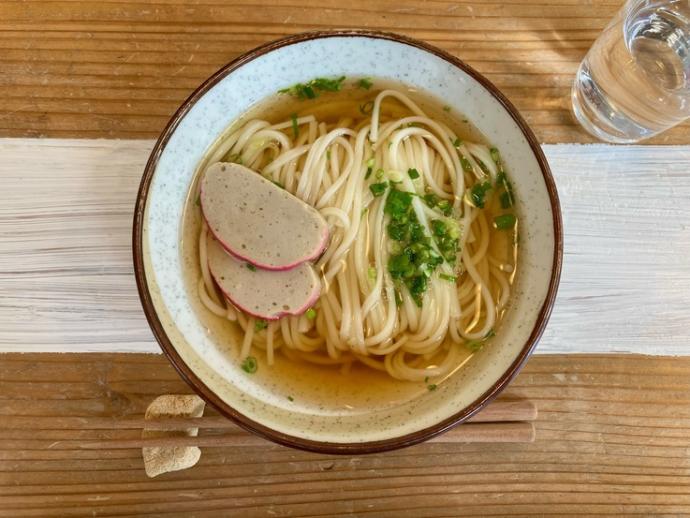 ならおのまとので提供している焼きあごだしの五島うどん