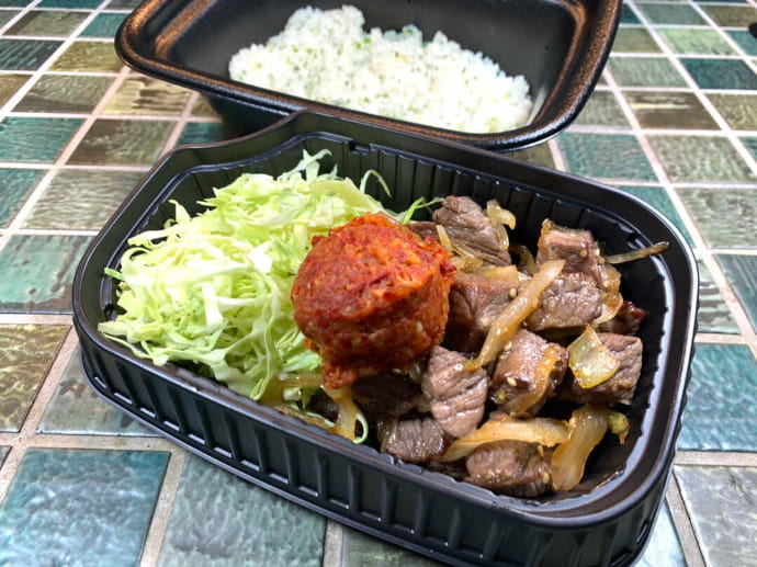 テイクアウトできるシャイニーアウル富ヶ谷の焼肉弁当