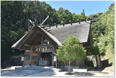 高家神社の拝殿の外観