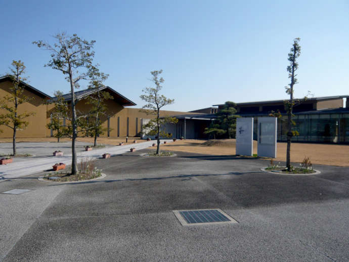 愛知県のあま市七宝焼アートヴィレッジの外観