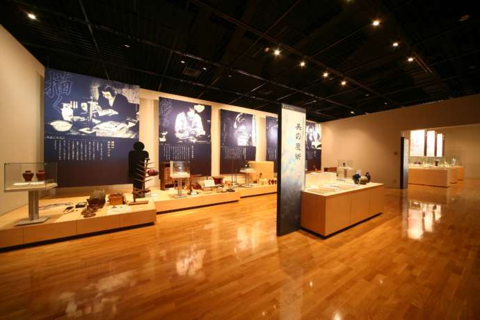 あま市七宝焼アートヴィレッジで展示されている七宝焼の道具
