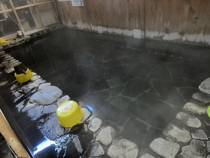 白石市にあるかつらの湯の湯舟
