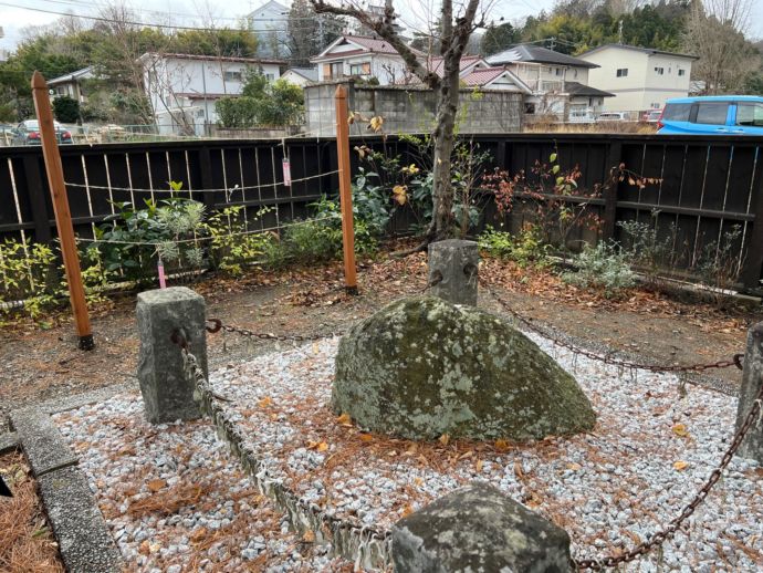 白石市にある縁結びのご利益がある神石白石
