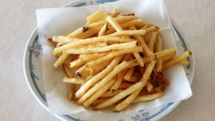 軽食にピッタリのフライドポテト
