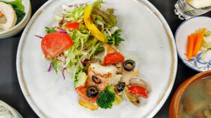 メインが魚料理の庄川峡ランチ