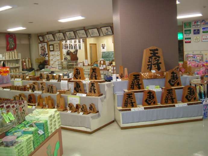 「将棋むら天童タワー」の店舗内の様子