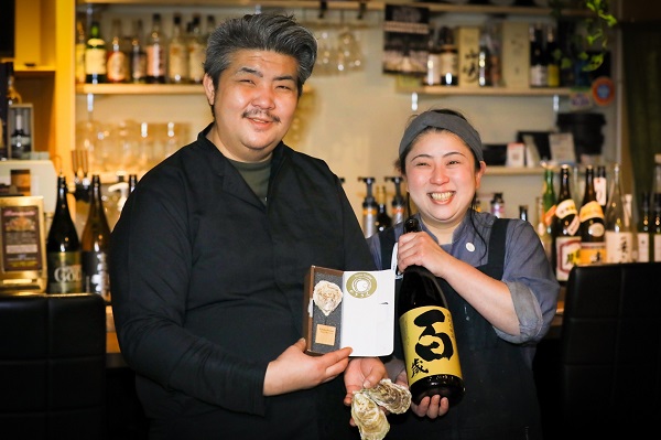 『ダイニングバー・simaくうま』の店主