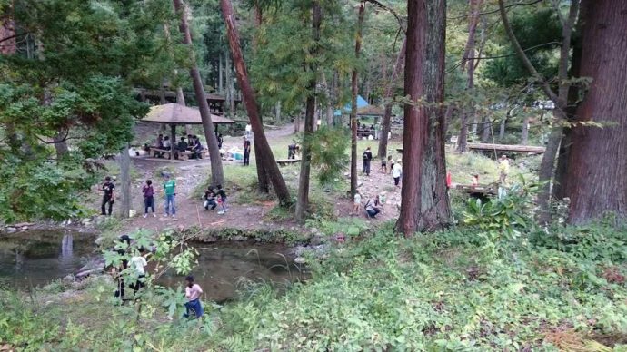 ベリーパークinフィッシュオン!鹿留でエサ釣りを楽しむ人々