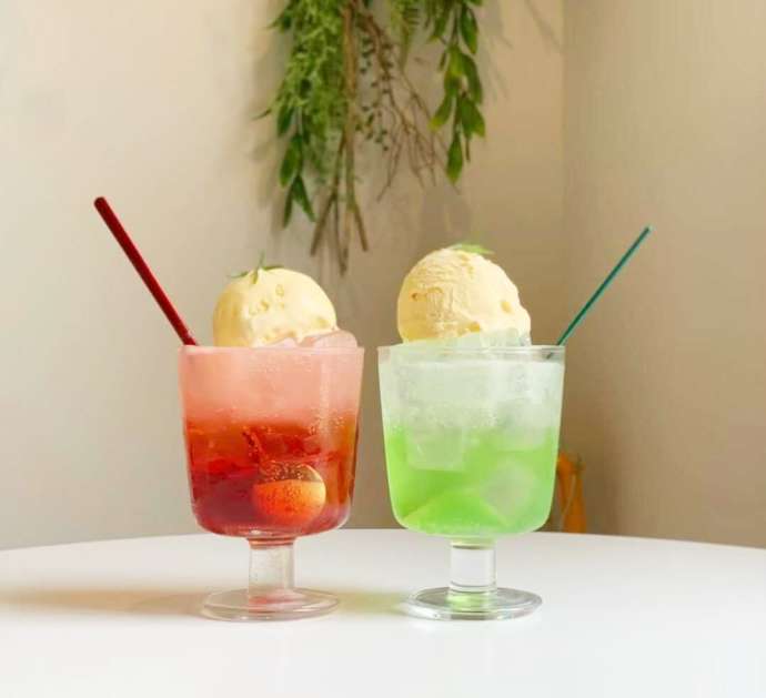 シモキタシマイのクリームソーダ