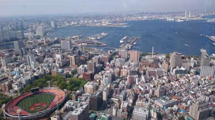 昼の横浜上空