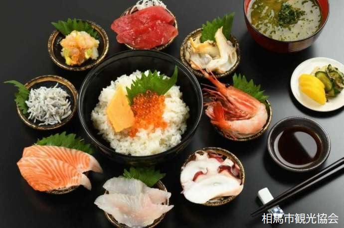 浜の台所くぁせっとの「そうま海鮮九曜丼」