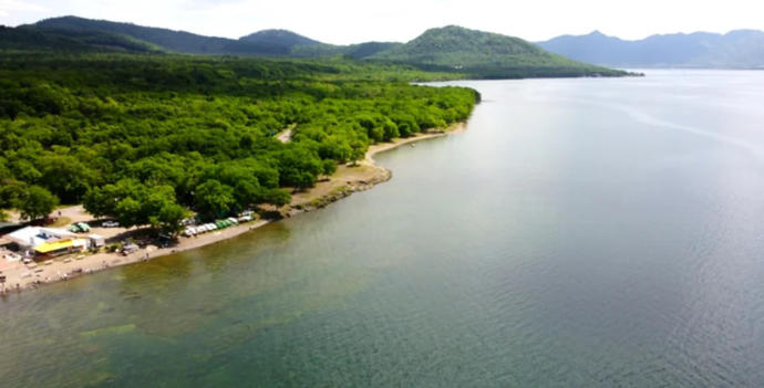 リキャンプ砂湯キャンプ場がある屈斜路湖
