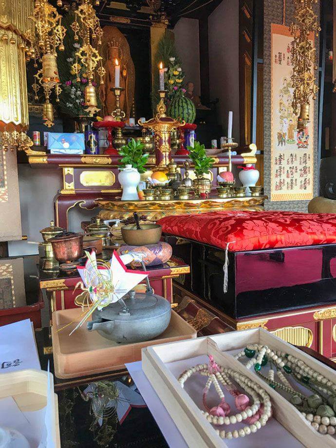 當麻寺の仏前結婚式と数珠交換