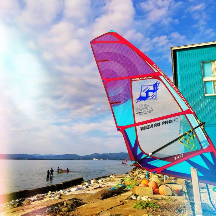 WIND VILLAGEの外観と敷地内の様子