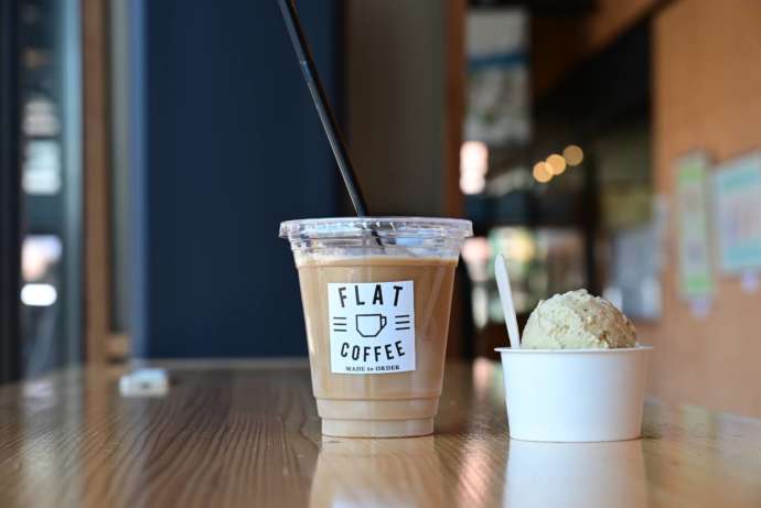 フラットコーヒーのコーヒーとジェラート
