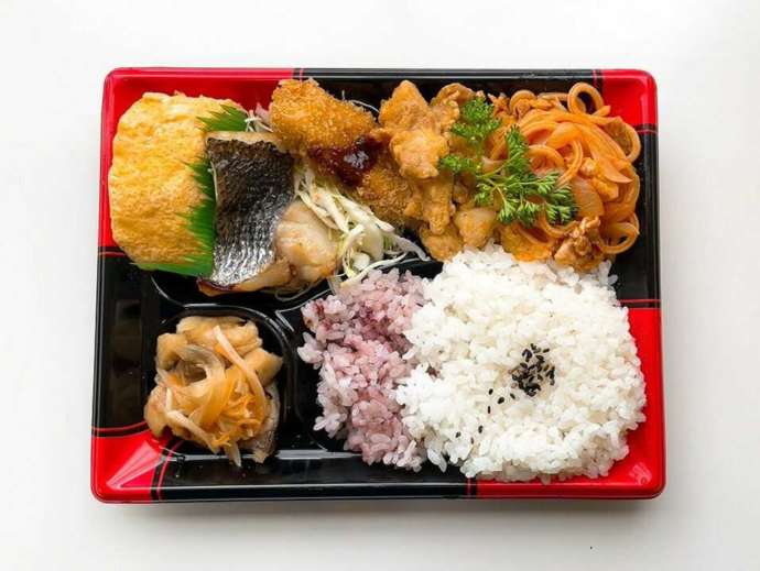 鳥羽マルシェ内で販売されている日替わり弁当