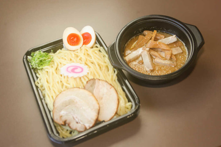 麺彩房 中野本店のテイクアウト用の特製つけ麺