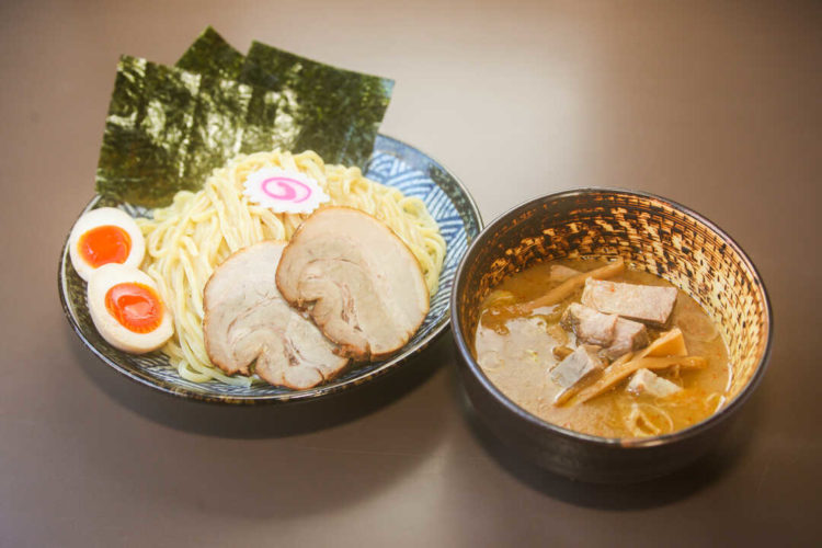 麺彩房 中野本店の特製つけ麺