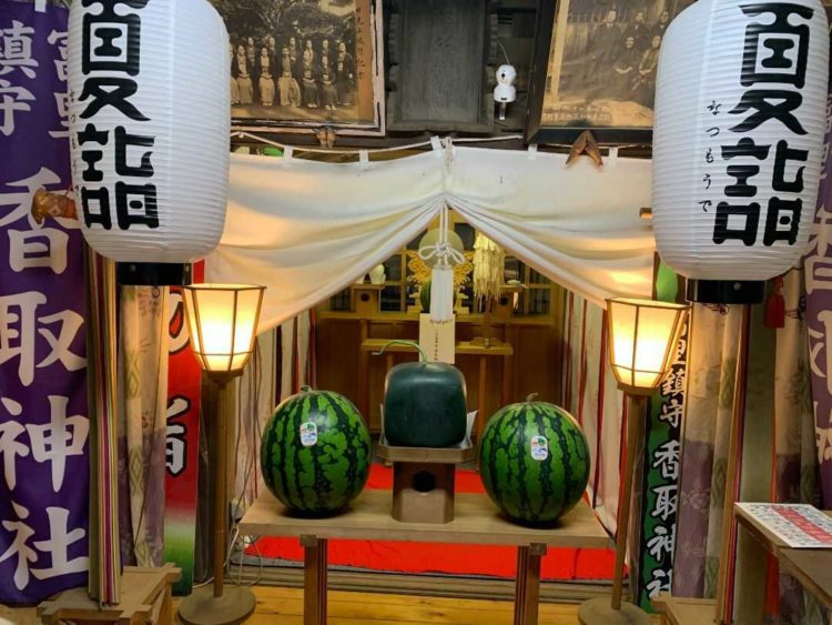 千葉県富里市にある富里香取神社で行われる夏詣の様子