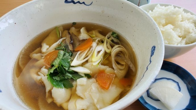 道の駅「遠野風の丘」で味わえるひっつみ