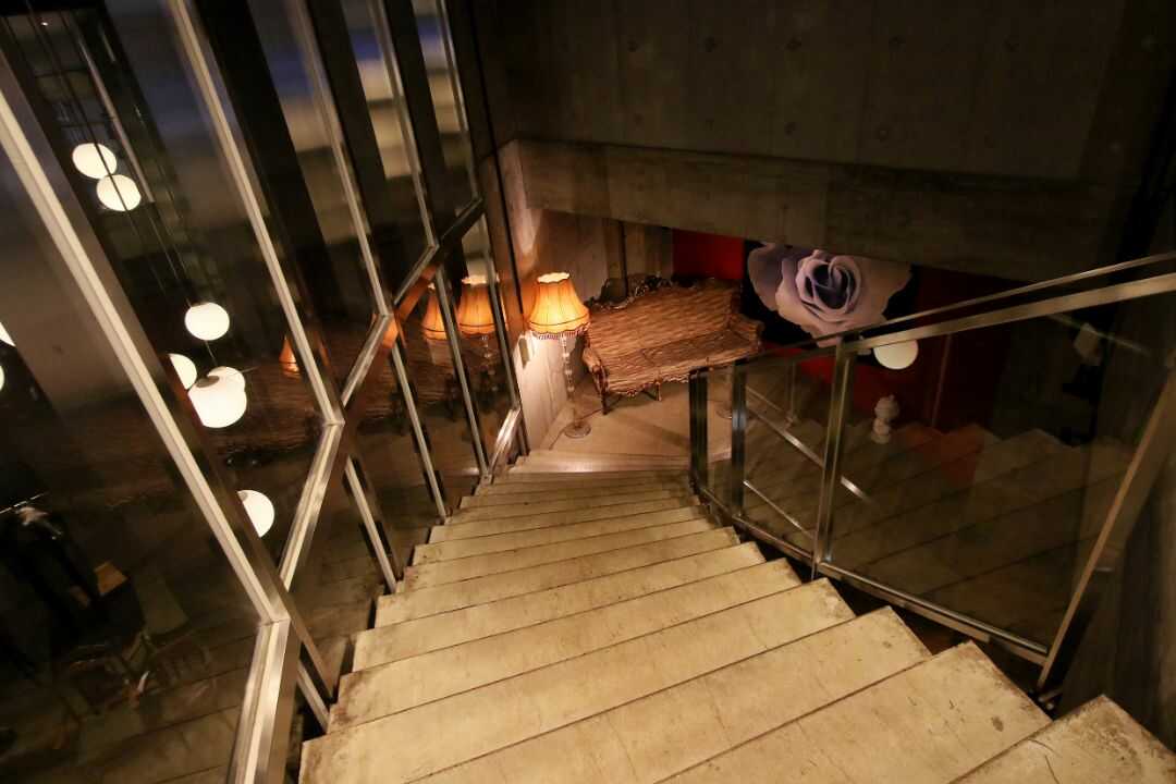 「TOOTH TOOTH TOKYO」の階段