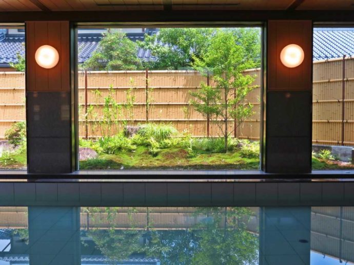 「道の駅 蛍街道西ノ市」にある西ノ市温泉「蛍の湯」の大浴場