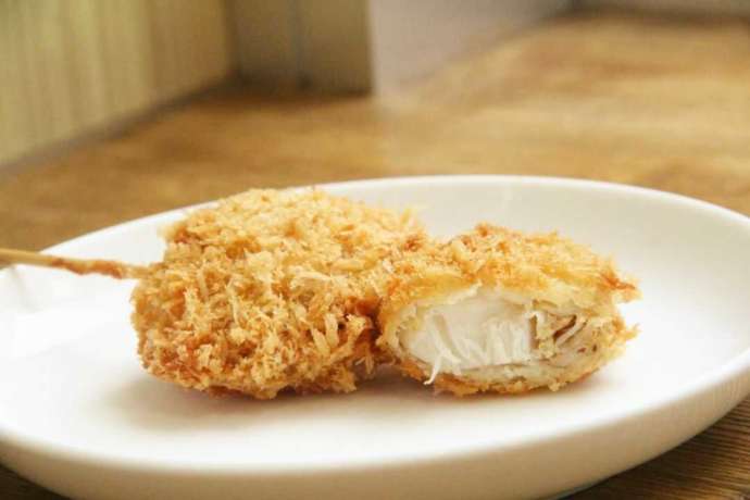 道の駅で販売されているホタテ串「ホタテフライ級」