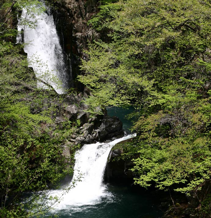 思いの滝の風景
