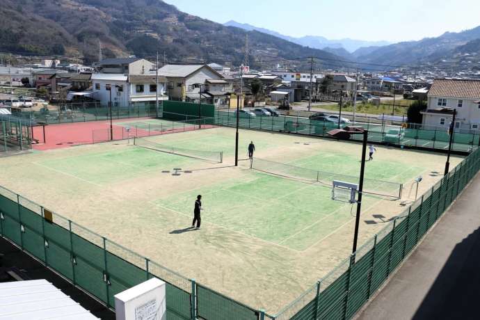ゆうゆうスポーツ広場のテニスコート