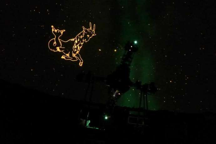 投影機を使って映した星座の写真