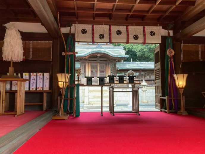 上地八幡宮の拝殿