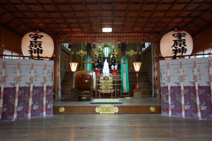 宇原神社の本殿内観