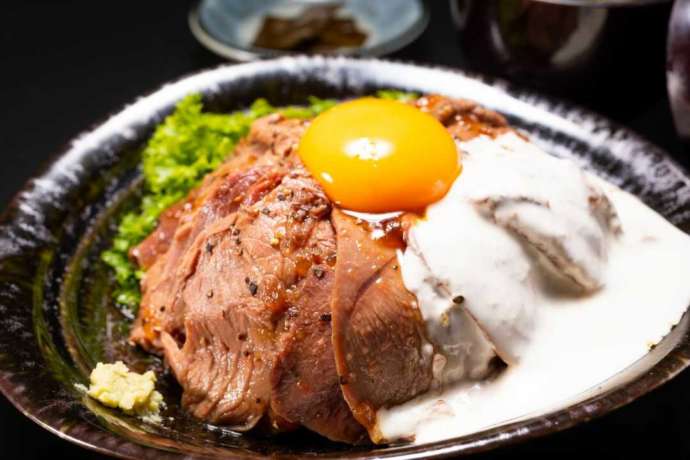 和キッチンで人気の鹿肉のロースト丼