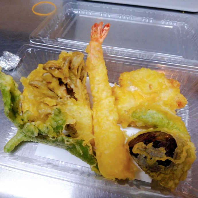 持ち帰りができる居酒屋ちょうじのミニ天ぷら盛合せ
