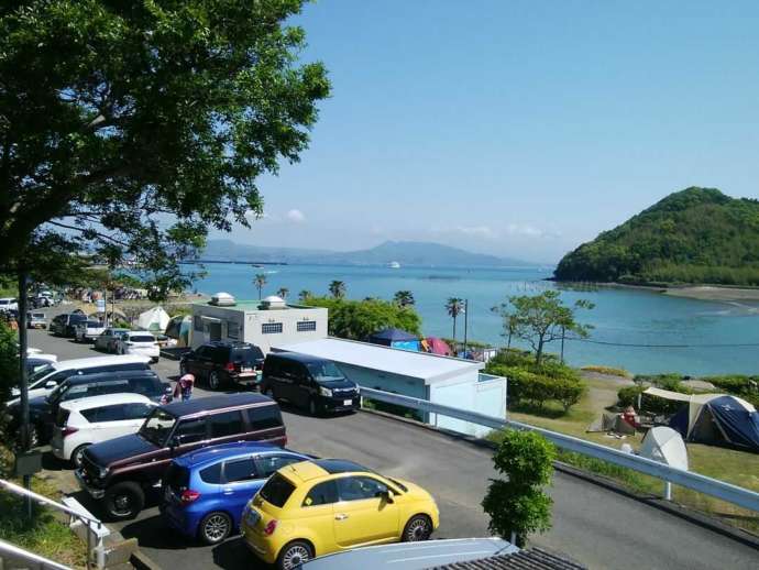 「直売所わかみや」の眼の前に広がる若宮公園海水浴場・若宮公園キャンプ場