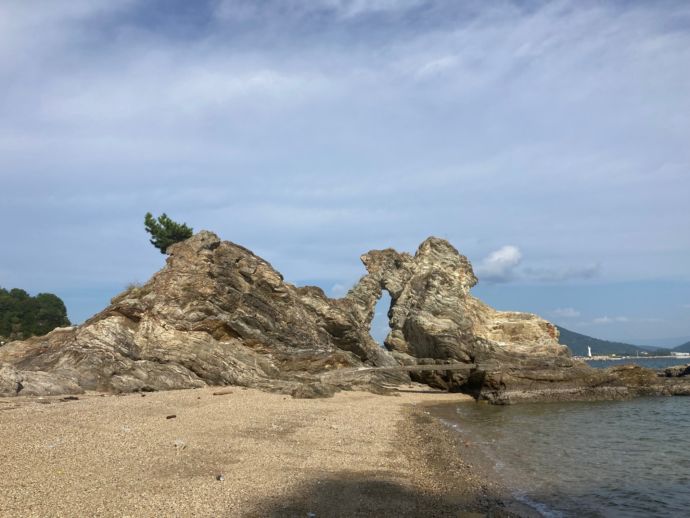 和歌山県和歌山市にある「蓬莱岩」