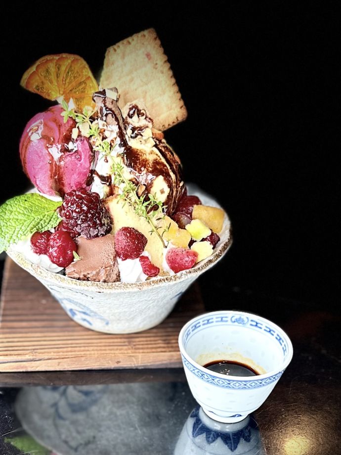 「80ESPRESSO WAKAURABASE」の「ピスタチオベリーパフェ」