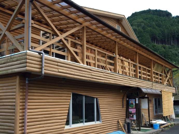 「有田川町立清水木工等体験センター」正面外観