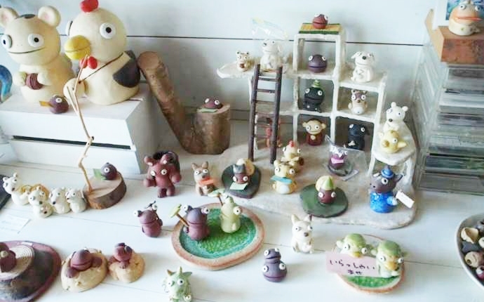 「長内工房」で展示・販売される長内さん制作の作品類