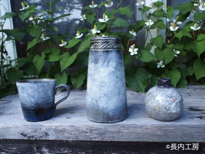 「長内工房」で制作・販売される作品の例(マグカップや花器など)